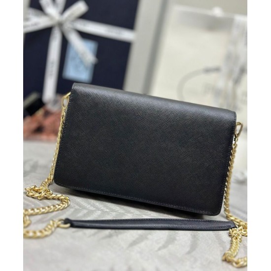 Replica Imitazione Borsa a tracolla in saffiano Prada Nera Riproduzione Fedele Imitazione Borsa a tracolla in saffiano Prada Nera imitazioni