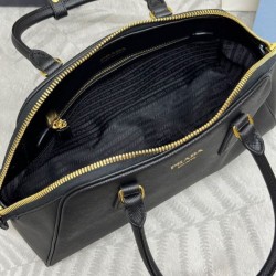 Replica Borsa Prada Media Saffiano 1BG537 Nera Riproduzione Fedele Borsa Prada Media Saffiano 1BG537 Nera imitazioni