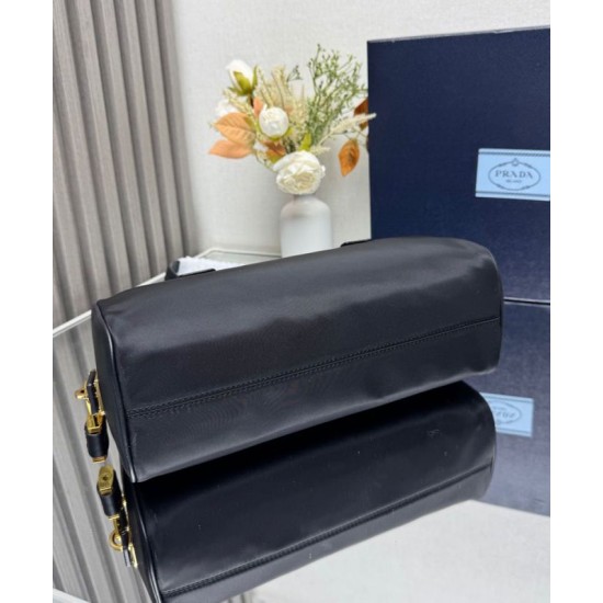 Replica fedele Imitazioni borse griffate media Prada Re-Nylon con manico superiore e lucchetto 1BB127 Nero Riproduzione Fedele fedele Imitazioni borse griffate media Prada Re-Nylon con manico superiore e lucchetto 1BB127 Nero imitazioni