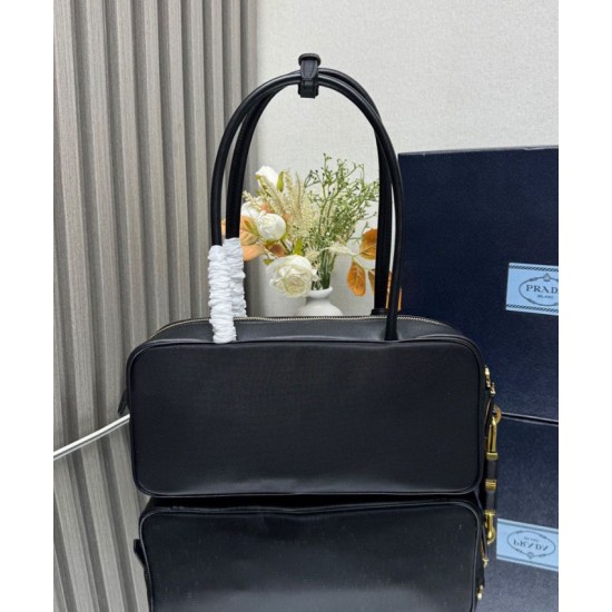 Replica Borsa piccola Prada Re-Nylon con manico superiore e lucchetto 1BB133 Nero Riproduzione Fedele Borsa piccola Prada Re-Nylon con manico superiore e lucchetto 1BB133 Nero imitazioni
