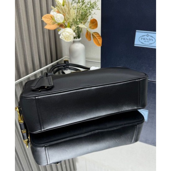 Replica Borsa piccola Prada Re-Nylon con manico superiore e lucchetto 1BB133 Nero Riproduzione Fedele Borsa piccola Prada Re-Nylon con manico superiore e lucchetto 1BB133 Nero imitazioni
