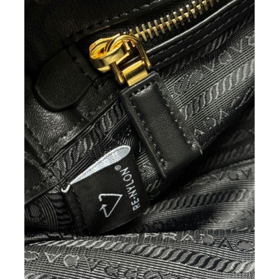 Replica Borsa piccola Prada Re-Nylon con manico superiore e lucchetto 1BB133 Nero Riproduzione Fedele Borsa piccola Prada Re-Nylon con manico superiore e lucchetto 1BB133 Nero imitazioni