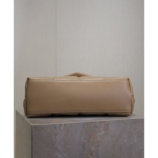 Replica Dettagli perfetti Borsa piccola YSL Saint Laurent Puffer in nappa albicocca Riproduzione Fedele Dettagli perfetti Borsa piccola YSL Saint Laurent Puffer in nappa albicocca imitazioni