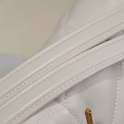 Replica Borsa piccola YSL Saint Laurent Puffer in nappa color crema Riproduzione Fedele Borsa piccola YSL Saint Laurent Puffer in nappa color crema imitazioni