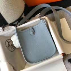 Replica Hermes Evelyne III TPM Mini Bag Blu Clemence Riproduzione Fedele Hermes Evelyne III TPM Mini Bag Blu Clemence imitazioni