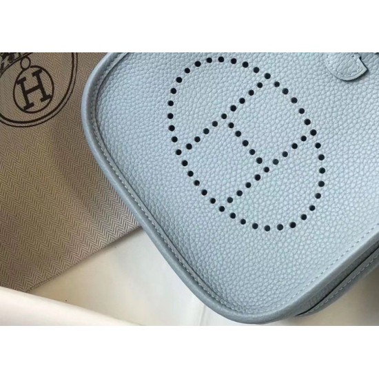 Replica Hermes Evelyne III TPM Mini Bag Blu Clemence Riproduzione Fedele Hermes Evelyne III TPM Mini Bag Blu Clemence imitazioni