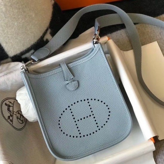 Replica Hermes Evelyne III TPM Mini Bag Blu Clemence Riproduzione Fedele Hermes Evelyne III TPM Mini Bag Blu Clemence imitazioni