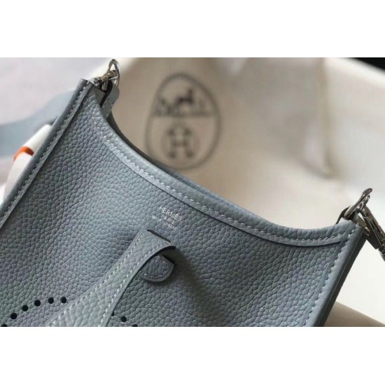 Replica Hermes Evelyne III TPM Mini Bag Blu Clemence Riproduzione Fedele Hermes Evelyne III TPM Mini Bag Blu Clemence imitazioni