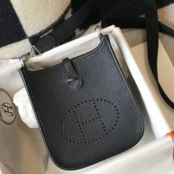 Replica Hermes Evelyne III TPM Mini Bag Nero Clemence Riproduzione Fedele Hermes Evelyne III TPM Mini Bag Nero Clemence imitazioni