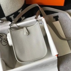 Replica Hermes Evelyne III TPM Mini Bag Grigio Clemence Riproduzione Fedele Hermes Evelyne III TPM Mini Bag Grigio Clemence imitazioni