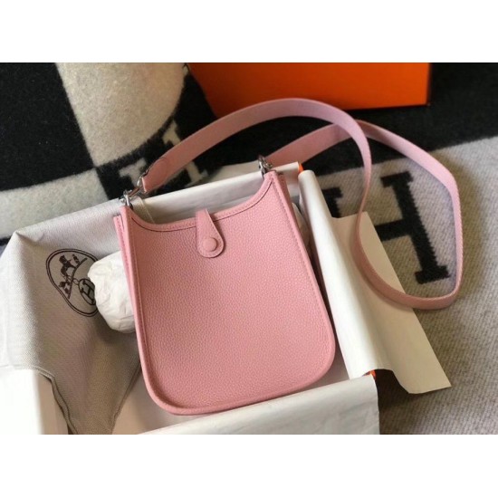 Replica Hermes Evelyne III TPM Mini Bag Rosa Clemence Riproduzione Fedele Hermes Evelyne III TPM Mini Bag Rosa Clemence imitazioni