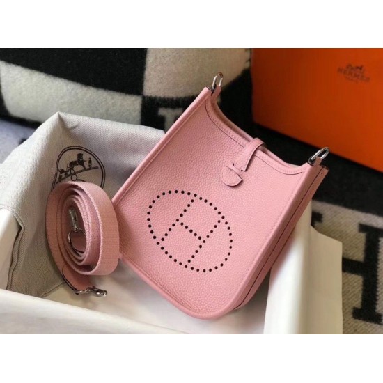 Replica Hermes Evelyne III TPM Mini Bag Rosa Clemence Riproduzione Fedele Hermes Evelyne III TPM Mini Bag Rosa Clemence imitazioni