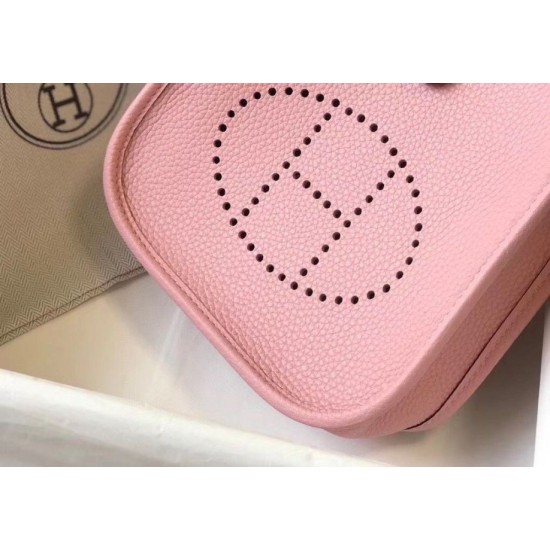 Replica Hermes Evelyne III TPM Mini Bag Rosa Clemence Riproduzione Fedele Hermes Evelyne III TPM Mini Bag Rosa Clemence imitazioni