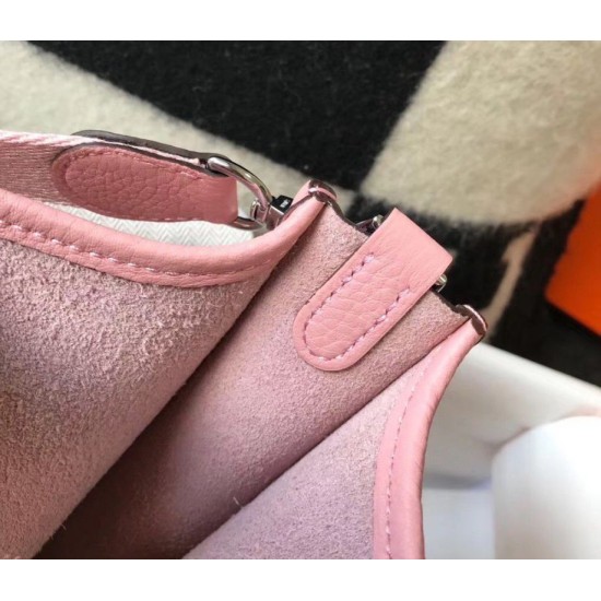 Replica Hermes Evelyne III TPM Mini Bag Rosa Clemence Riproduzione Fedele Hermes Evelyne III TPM Mini Bag Rosa Clemence imitazioni