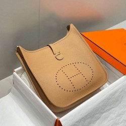 Replica Hermes Evelyne III 29 Borsa 1:1 Marrone Clemence Riproduzione Fedele Hermes Evelyne III 29 Borsa Replica Marrone Clemence imitazioni