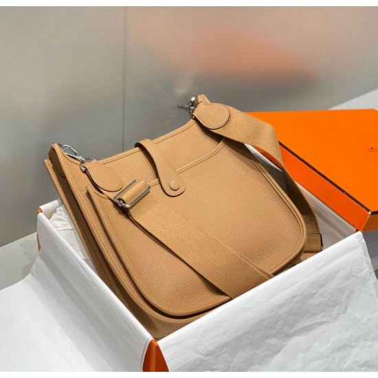 Replica Hermes Evelyne III 29 Borsa 1:1 Marrone Clemence Riproduzione Fedele Hermes Evelyne III 29 Borsa Replica Marrone Clemence imitazioni