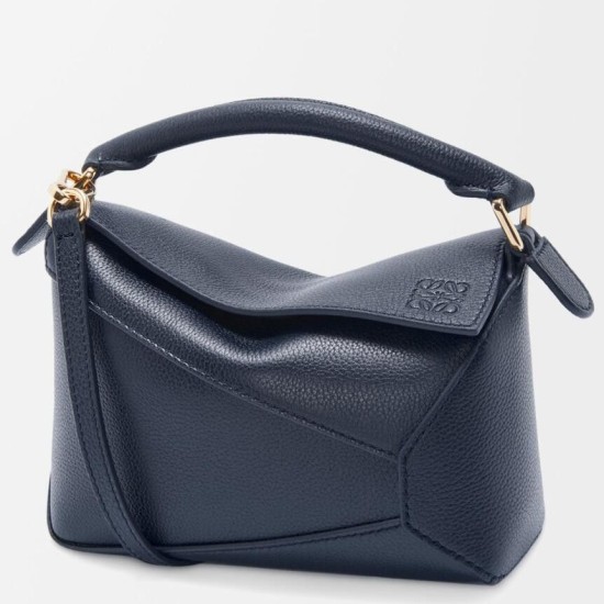 Replica Borsa Loewe Puzzle Mini Pelle di vitello granulata blu navy Riproduzione Fedele Borsa Loewe Puzzle Mini Pelle di vitello granulata blu navy imitazioni
