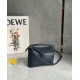 Replica Borsa Loewe Puzzle Mini Pelle di vitello granulata blu navy Riproduzione Fedele Borsa Loewe Puzzle Mini Pelle di vitello granulata blu navy imitazioni