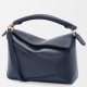 Replica Borsa Loewe Puzzle Mini Pelle di vitello granulata blu navy Riproduzione Fedele Borsa Loewe Puzzle Mini Pelle di vitello granulata blu navy imitazioni