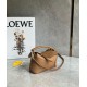 Replica Loewe Puzzle Mini Bag Pelle di vitello granulata toffee Riproduzione Fedele Loewe Puzzle Mini Bag Pelle di vitello granulata toffee imitazioni