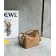 Replica Loewe Puzzle Mini Bag Pelle di vitello granulata toffee Riproduzione Fedele Loewe Puzzle Mini Bag Pelle di vitello granulata toffee imitazioni