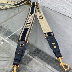 Replica falso Dior Tracolla Regolabile con Ricamo Anello Blu Riproduzione Fedele falso Dior Tracolla Regolabile con Ricamo Anello Blu imitazioni
