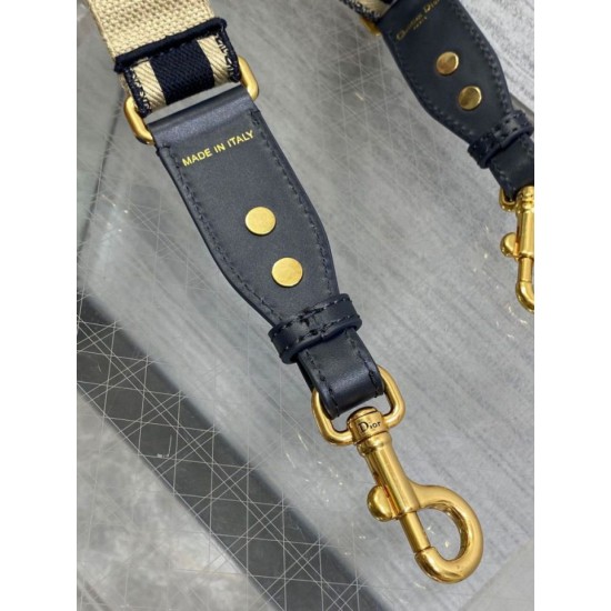 Replica falso Dior Tracolla Regolabile con Ricamo Anello Blu Riproduzione Fedele falso Dior Tracolla Regolabile con Ricamo Anello Blu imitazioni