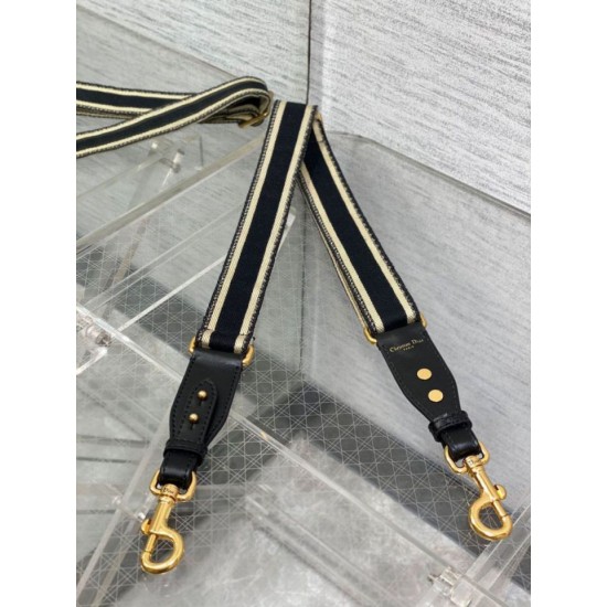 Replica falso Dior Tracolla Regolabile con Ricamo Anello Nero Riproduzione Fedele falso Dior Tracolla Regolabile con Ricamo Anello Nero imitazioni