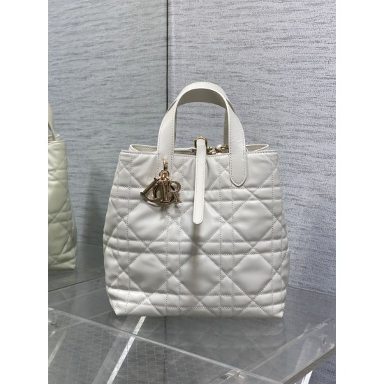 Replica Imitazione Borsa tote verticale Dior piccola/media Dior Toujours bianca Riproduzione Fedele Imitazione Borsa tote verticale Dior piccola/media Dior Toujours bianca imitazioni