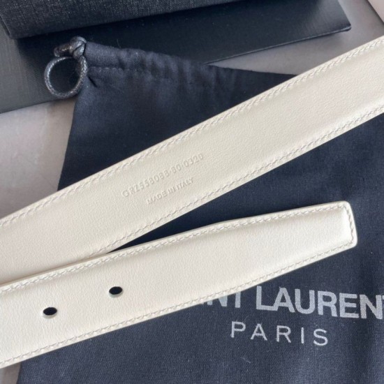 Replica Borsa Cintura YSL Saint Laurent Cassandre Square Buckle 30MM Bianco Riproduzione Fedele replica Cintura YSL Saint Laurent Cassandre Square Buckle 30MM Bianco imitazioni