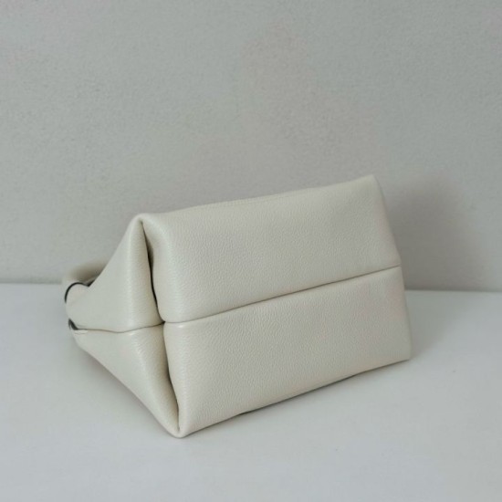 Replica Borsa Gucci Softbit Media/Maxi con Manico a Mezzaluna 837466 Bianca Imitazioni Riproduzione Fedele Borsa Gucci Softbit Media/Maxi con Manico a Mezzaluna 837466 Bianca Imitazioni imitazioni