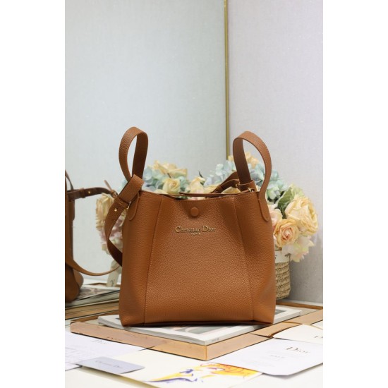Riproduzione Fedele Borsa a secchiello Dior Signature piccola/media marrone Imitazioni imitazioni
