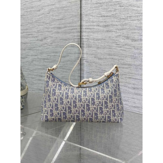 Replica Mini borsa Dior Miss Caro Cigale Oblique Chambray con effetto rafia Blu Riproduzione Fedele Mini borsa Dior Miss Caro Cigale Oblique Chambray con effetto rafia Blu imitazioni