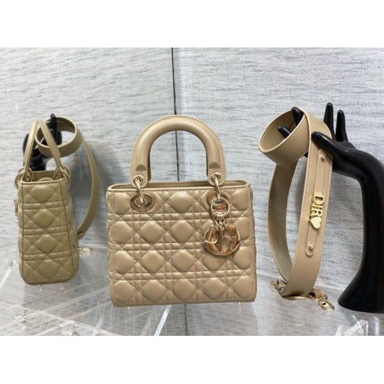 Replica Borsa Dior Lady Dior My ABCDior Piccola Sabbia Replica Perfetta Dior Lady Dior My ABCDior Piccola Sabbia imitazioni