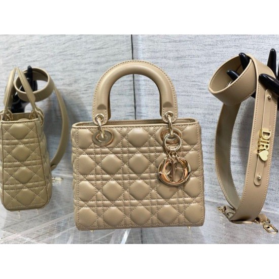 Replica Borsa Dior Lady Dior My ABCDior Piccola Sabbia Replica Perfetta Dior Lady Dior My ABCDior Piccola Sabbia imitazioni