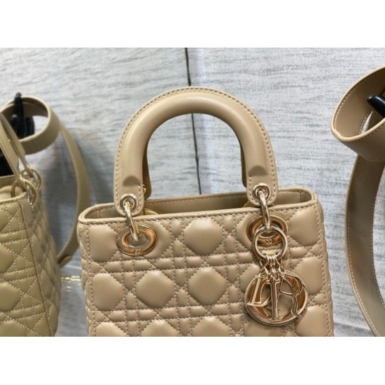 Replica Borsa Dior Lady Dior My ABCDior Piccola Sabbia Replica Perfetta Dior Lady Dior My ABCDior Piccola Sabbia imitazioni