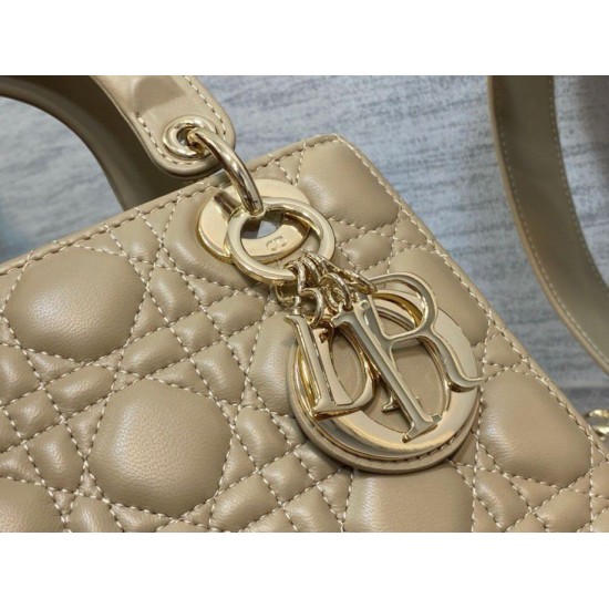 Replica Borsa Dior Lady Dior My ABCDior Piccola Sabbia Replica Perfetta Dior Lady Dior My ABCDior Piccola Sabbia imitazioni