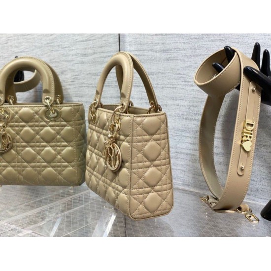 Replica Borsa Dior Lady Dior My ABCDior Piccola Sabbia Replica Perfetta Dior Lady Dior My ABCDior Piccola Sabbia imitazioni
