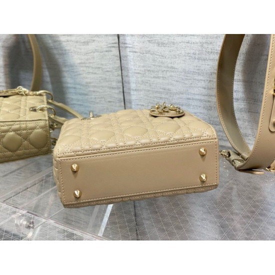 Replica Borsa Dior Lady Dior My ABCDior Piccola Sabbia Replica Perfetta Dior Lady Dior My ABCDior Piccola Sabbia imitazioni