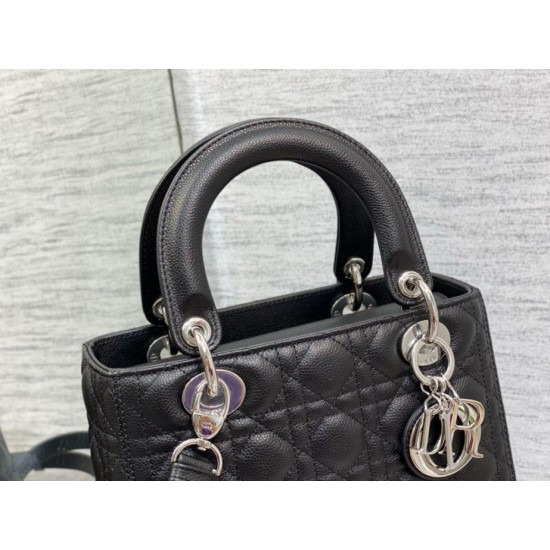 Replica Borsa Dior Lady Dior Media in Pelle di Vitello Granata Nera Imitazioni Riproduzione Fedele replica Dior Lady Dior Media in Pelle di Vitello Granata Nera Imitazioni imitazioni