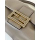 Replica Borsa Fendi Mamma Baguette Piccola Grigia Riproduzione Fedele Replica Borsa Fendi Mamma Baguette Piccola Grigia imitazioni