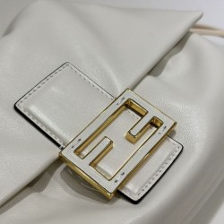 Replica Borse Imitazioni Fendi Mamma Baguette Media/Grande Nappa Beige Riproduzione Fedele Borse Imitazioni Fendi Mamma Baguette Media/Grande Nappa Beige imitazioni