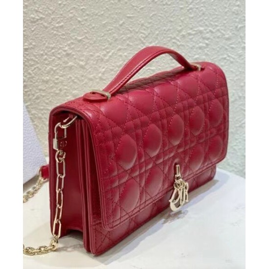 Replica Borsa Dior My Dior con Maniglia Rossa Imitazioni Riproduzione Fedele Replica Borsa Dior My Dior con Maniglia Rossa Imitazioni imitazioni