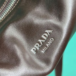 Replica Borse di alta qualità Prada Nappa 2VH188 Caffè scuro
