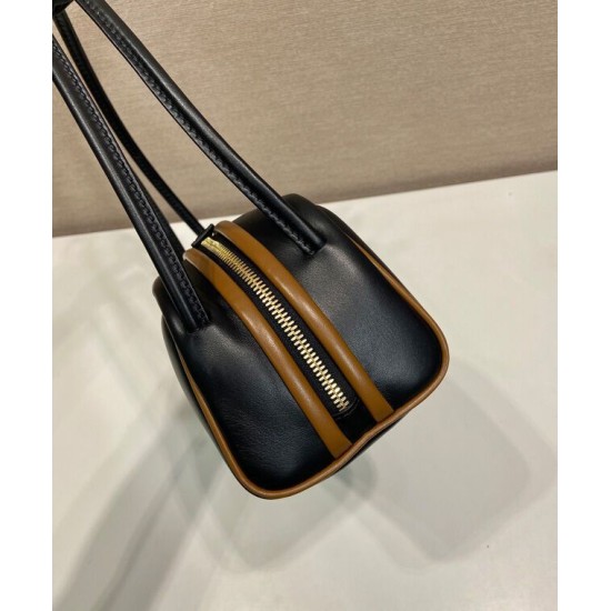 Replica Borsa a tracolla Prada Swing Smooth 1BC249 Nero Riproduzione Fedele Borsa a tracolla Prada Swing Smooth Replica 1BC249 Nero imitazioni