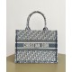 Replica Borsa Dior Book Tote Dior blu ricamata con motivo Dior Oblique grigio Riproduzione Fedele Borsa Dior Book Tote Dior blu ricamata con motivo Dior Oblique grigio imitazioni