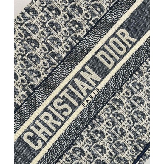 Replica Borsa Dior Book Tote Dior blu ricamata con motivo Dior Oblique grigio Riproduzione Fedele Borsa Dior Book Tote Dior blu ricamata con motivo Dior Oblique grigio imitazioni
