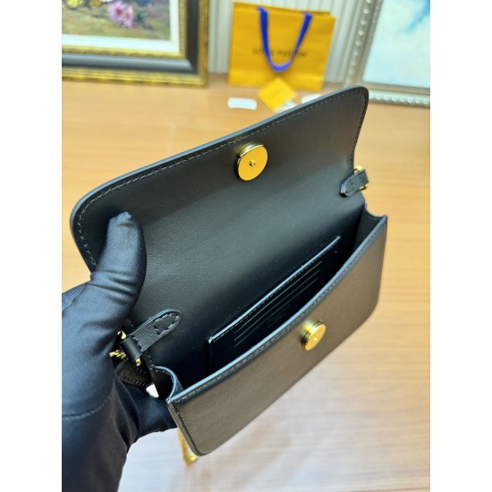 Replica Pari Borsa Louis Vuitton con portafoglio a catena Louis Vuitton Bloom M14564 Riproduzione Fedele Pari replica Borsa Louis Vuitton con portafoglio a catena Louis Vuitton Bloom M14564 imitazioni