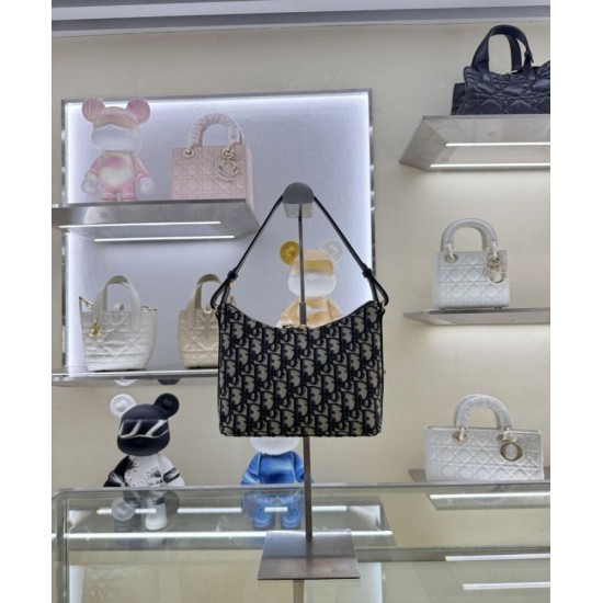 Replica Mini borsa Christian Dior 30 Montaigne Diorling con catena, blu scuro Riproduzione Fedele Mini borsa Christian Dior 30 Montaigne Diorling con catena, blu scuro imitazioni