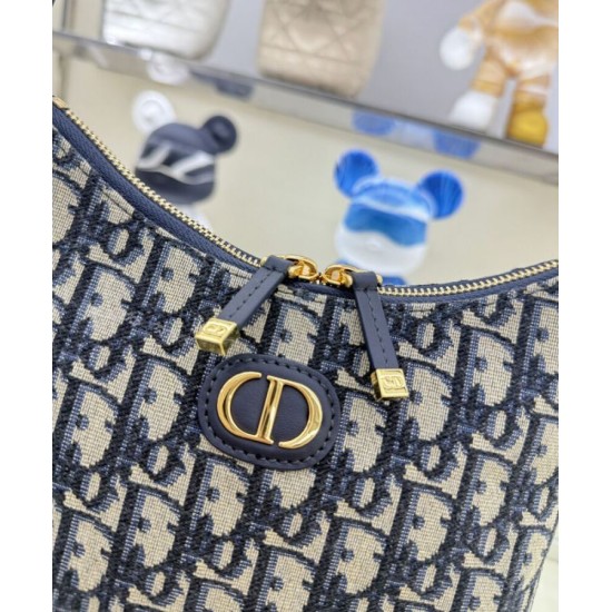 Replica Mini borsa Christian Dior 30 Montaigne Diorling con catena, blu scuro Riproduzione Fedele Mini borsa Christian Dior 30 Montaigne Diorling con catena, blu scuro imitazioni